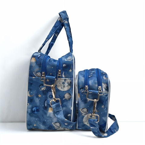 GALAXY WONDERS PRINT TRAVEL BAG