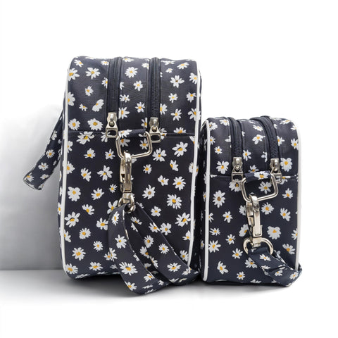MIDNIGHT DAISY PRINT TRAVEL BAG