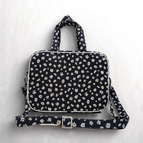 MIDNIGHT DAISY PRINT TRAVEL BAG