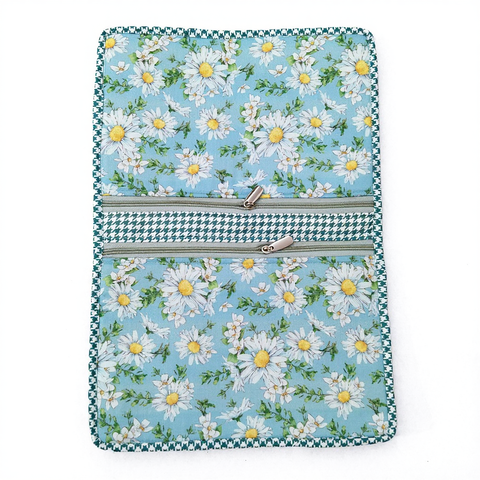 SUMMER DAISY MEADOW PRINT MAXSTOR TOILETRY BAG