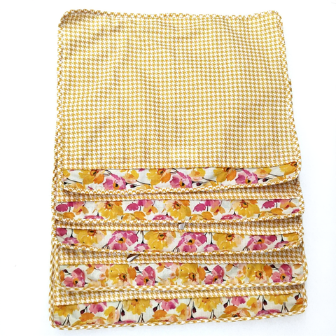 SUNBEAM DAISIES PRINT GRAND SAREE ORGANIZER