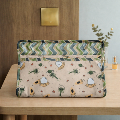 SPACE INVADERS PRINT MaxStor Toiletry Bag