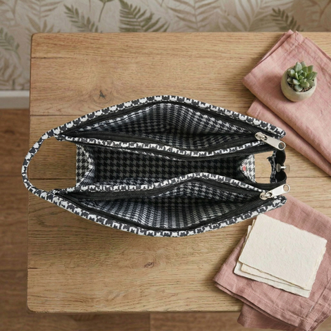 MIDNIGHT DAISY PRINT TrioZip Toiletry Bag
