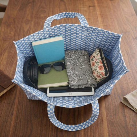GALAXY WONDERS PRINT Everyday Tote