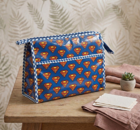 SUPER HERO PRINT TRIOZIP TOILETRY BAG