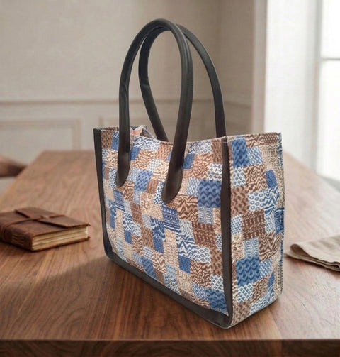 TRIBAL SQUARES TRAVEL LEATHER BAG