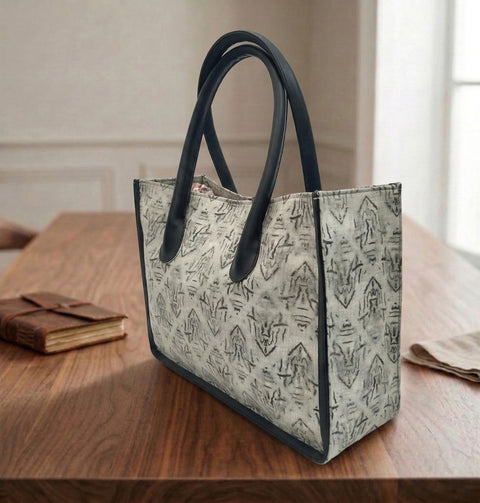 SILENT GEOMETRY TRAVEL LEATHER BAG
