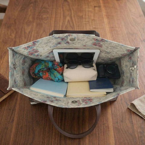 FLORAL TILES TRAVEL LEATHER BAG