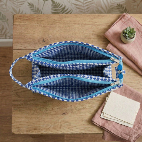 BLUE SKY TRAFFIC PRINT TRIOZIP TOILETRY BAG
