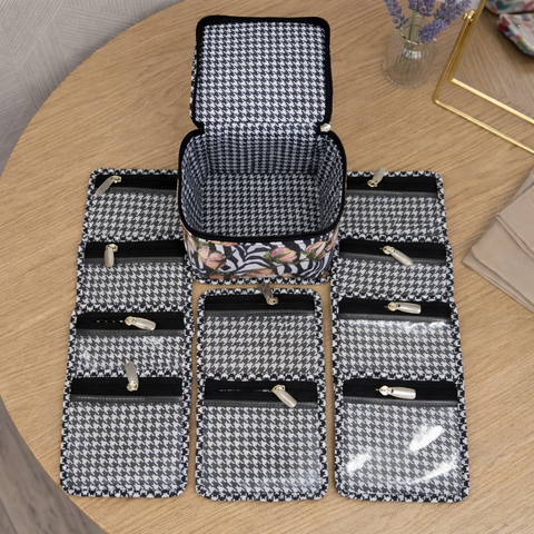 SAVANNA SAFARI BLOOM PRINT EARRING ORGANIZER