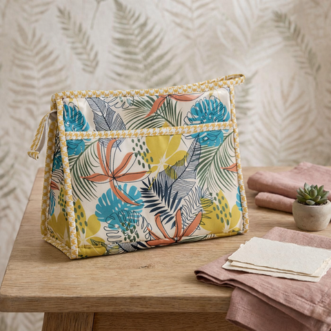 SAFFRON JUNGLE PRINT TRIOZIP TOILETRY BAG