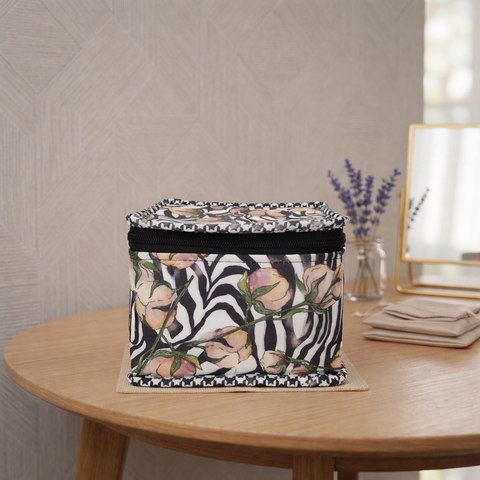 SAVANNA SAFARI BLOOM PRINT EARRING ORGANIZER