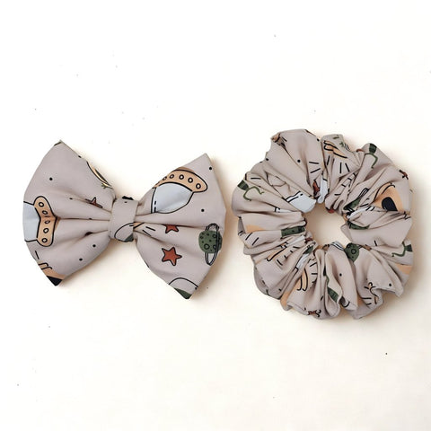 SPACE INVADERS PRINT Scrunchie & Bow Combo